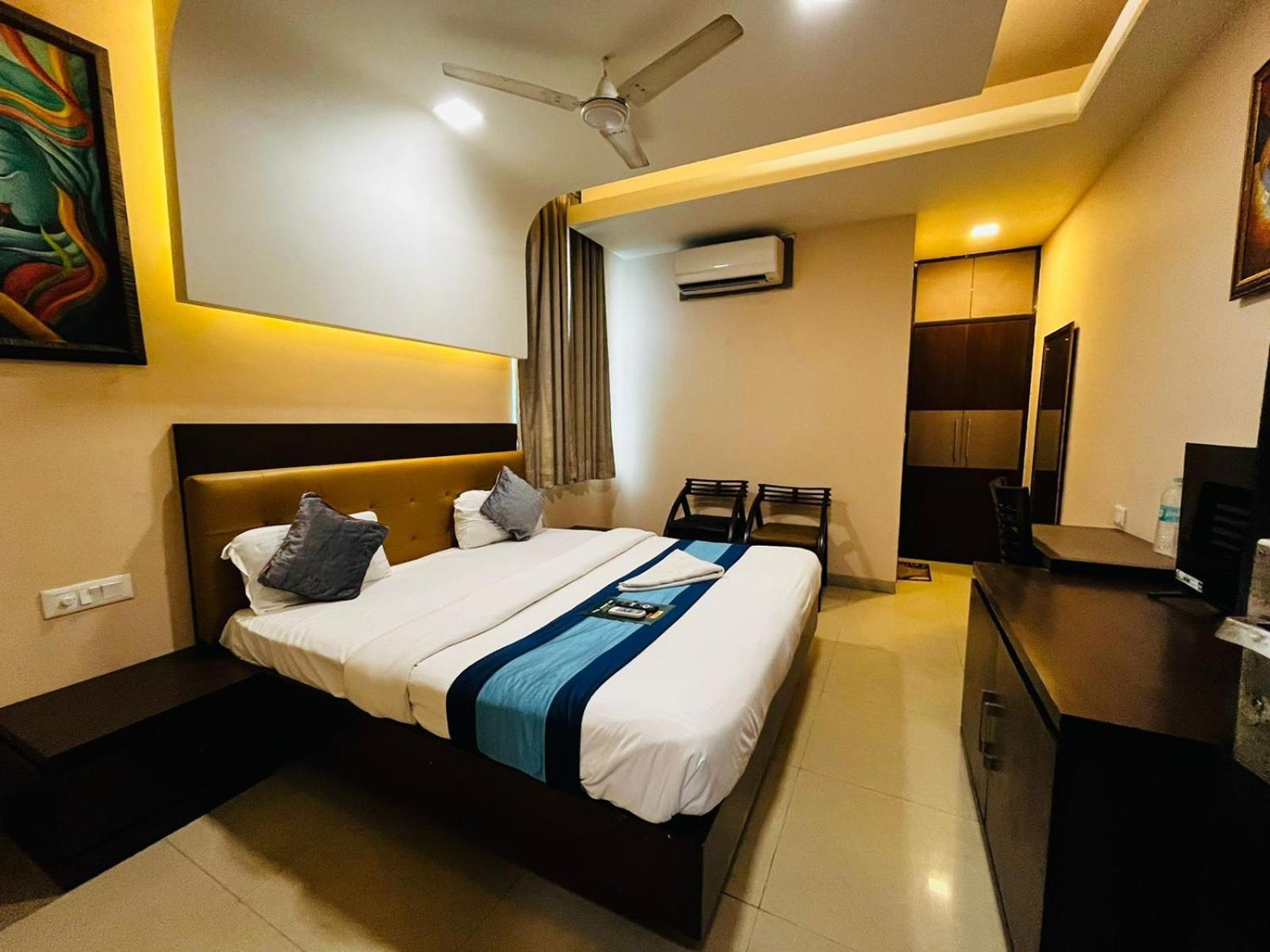 Hotel Mvr Stay By Admire Inn Noida Exterior photo
