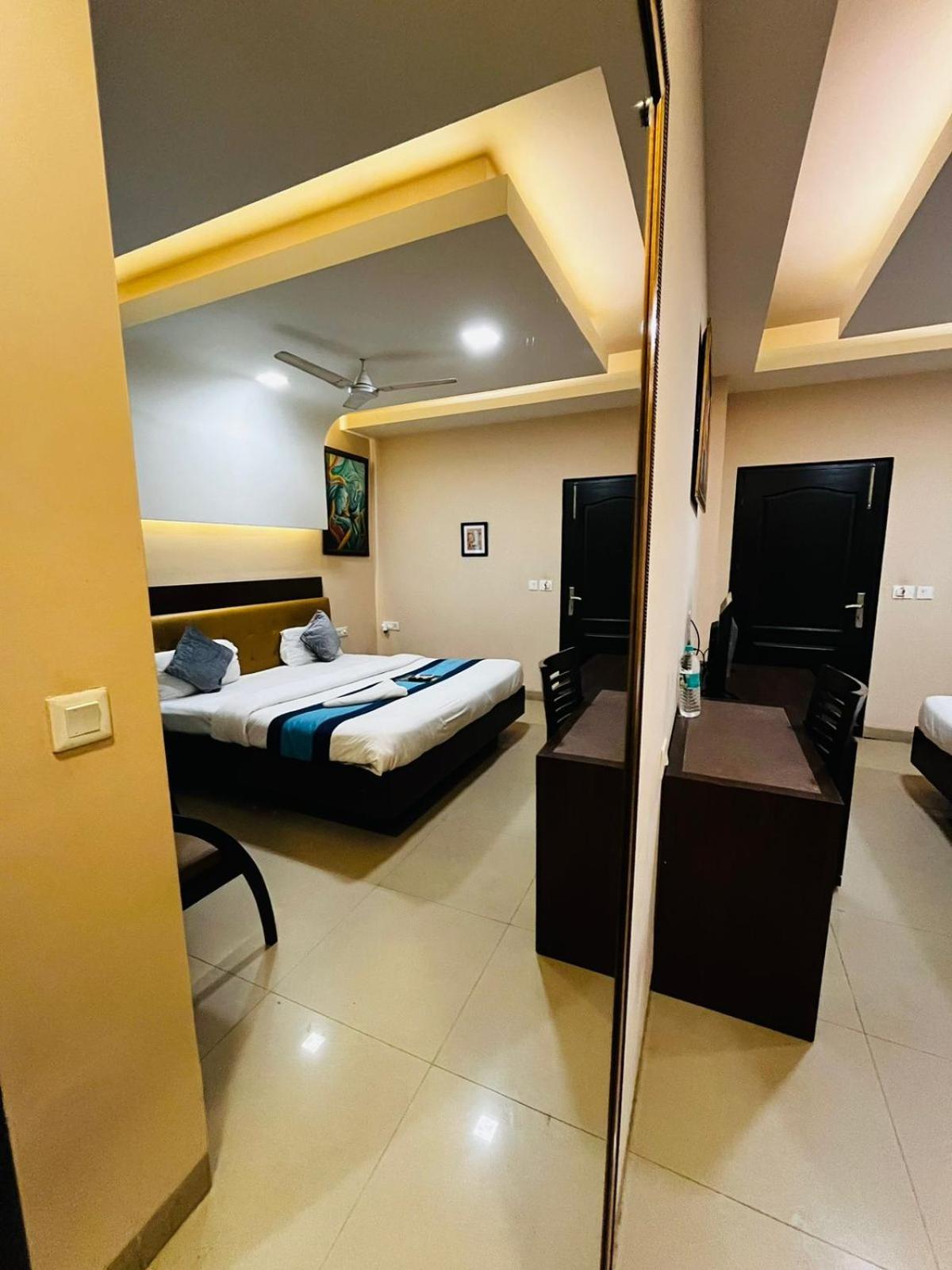Hotel Mvr Stay By Admire Inn Noida Exterior photo