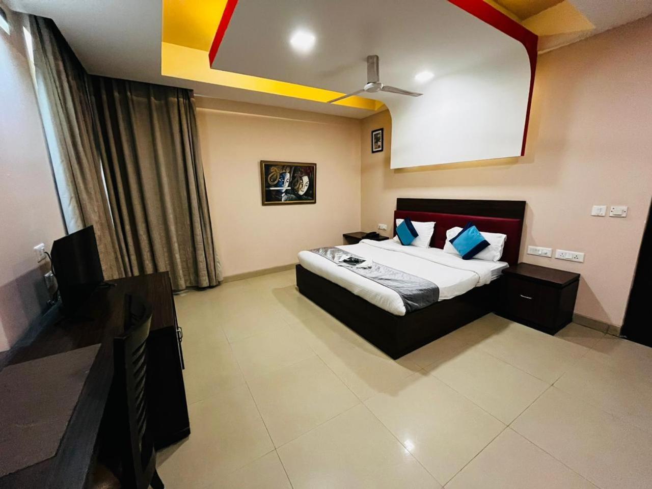 Hotel Mvr Stay By Admire Inn Noida Exterior photo